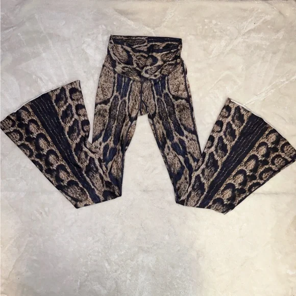Niyama Sol Brown & Black Animal Print Super Flare Pants Size Medium - Picture 12 of 16